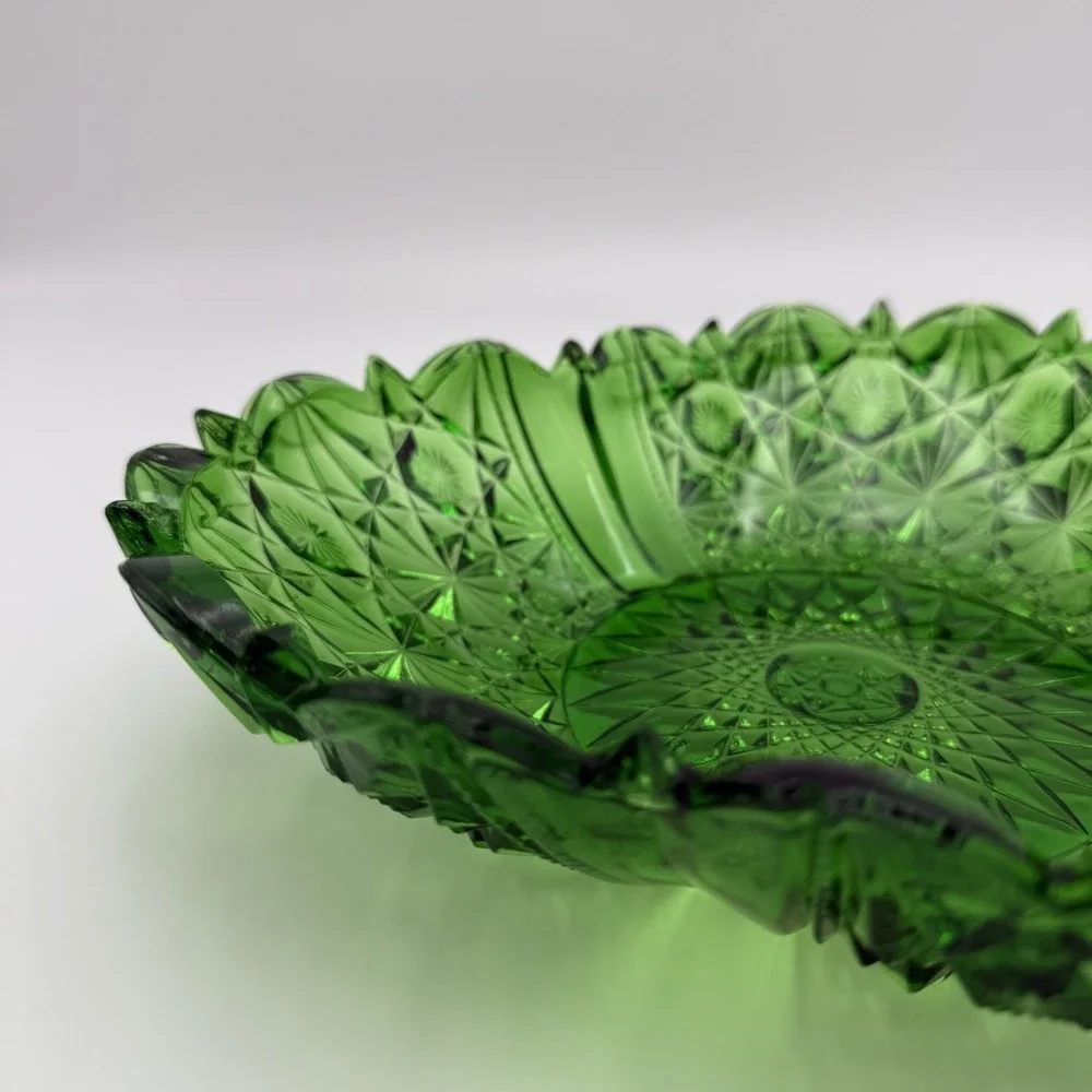 Antique EAPG Bowl US‎ Glass Richards and Hartley Clover Emerald Green Triangular